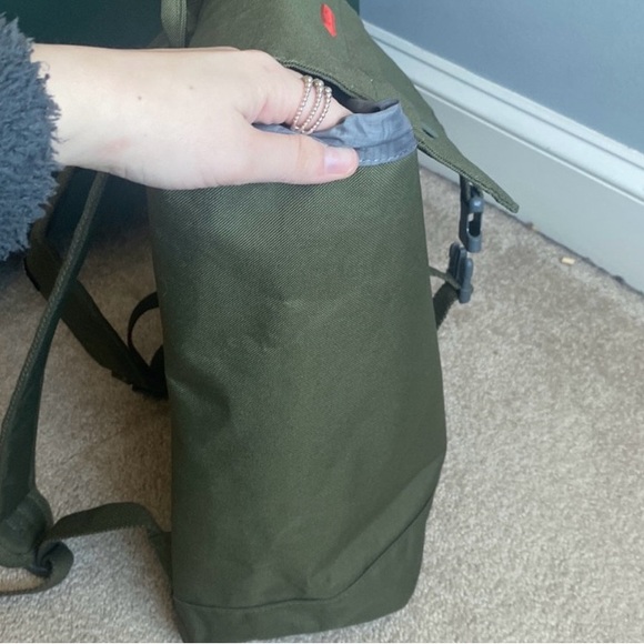 Backpack - Picture 3 of 6